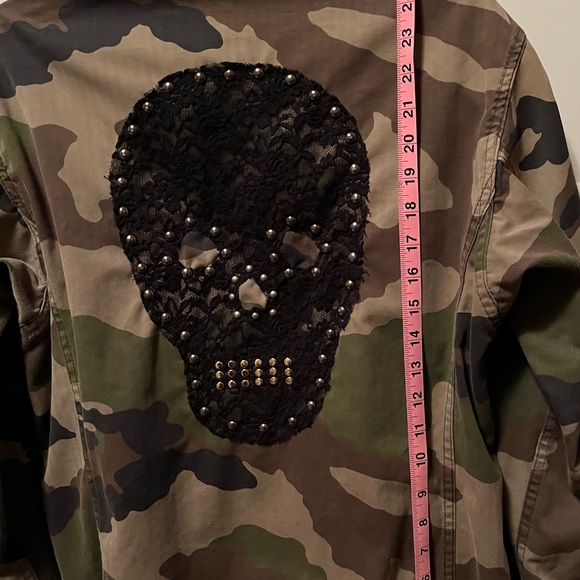 Vintage LF small jacket with lace skull detail on back - Picture 10 of 12
